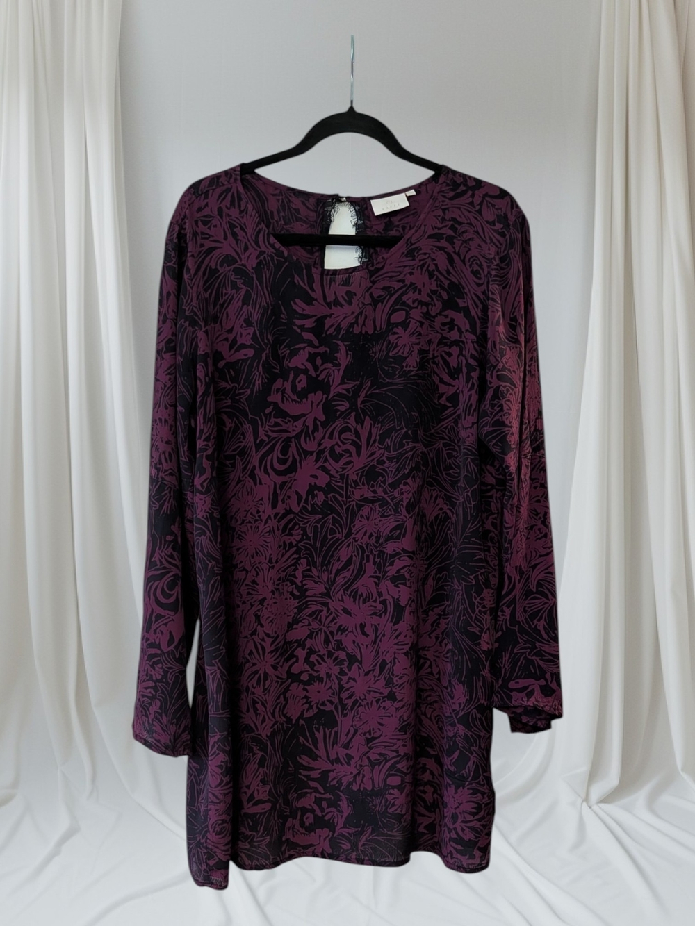 Long-Sleeve Plum Floral A-Line Dress with Keyhole Neck - Picture 2 of 8